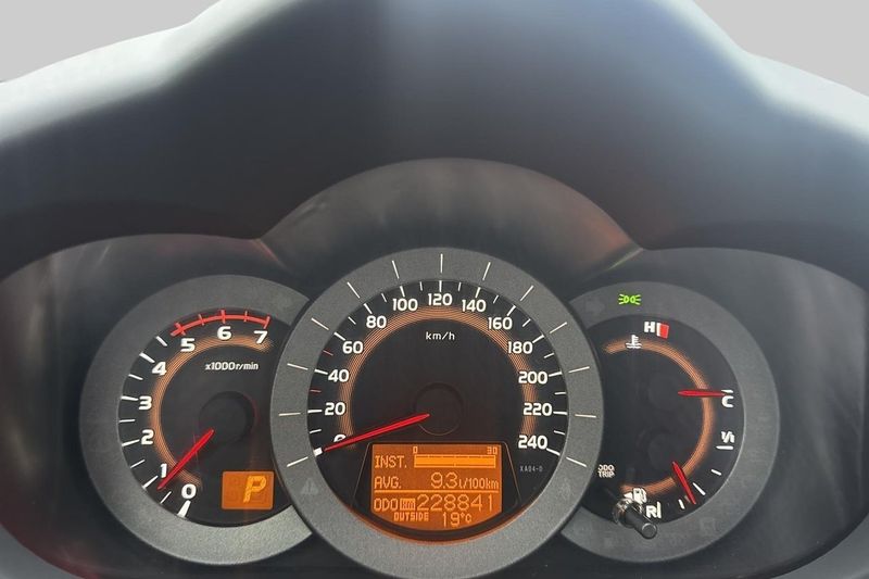 Toyota RAV4 bild 18