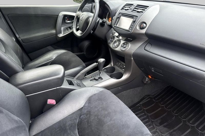 Toyota RAV4 bild 13