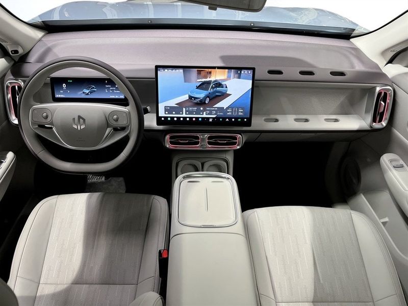 Leapmotor B10 bild 2