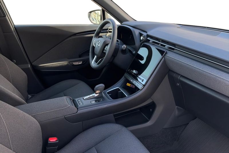 Lexus LBX bild 13