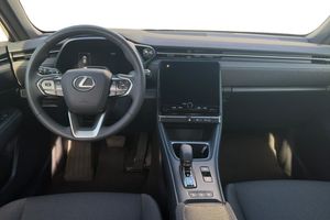Lexus LBX bild 15