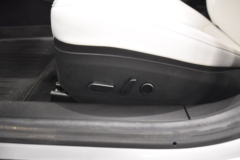 Tesla Model 3 bild 20