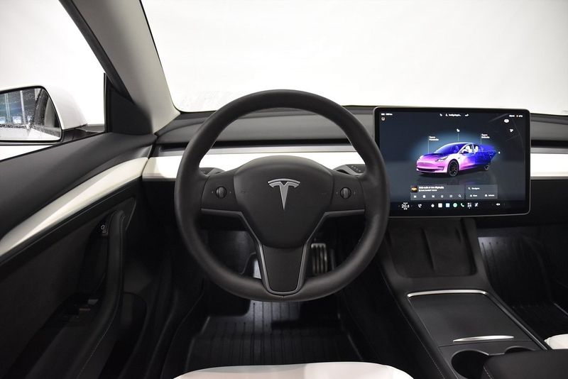 Tesla Model 3 bild 2