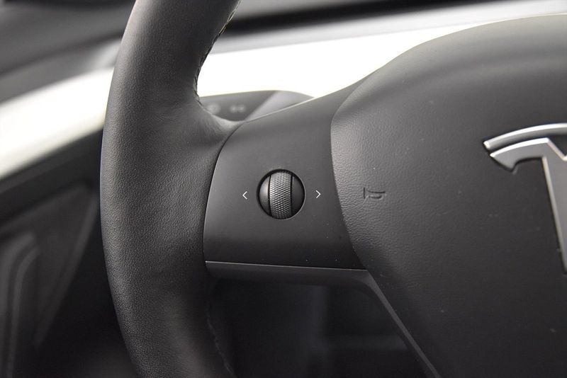Tesla Model 3 bild 14