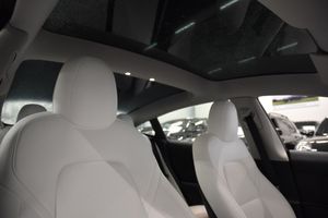 Tesla Model 3 bild 17