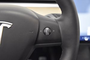 Tesla Model Y bild 11