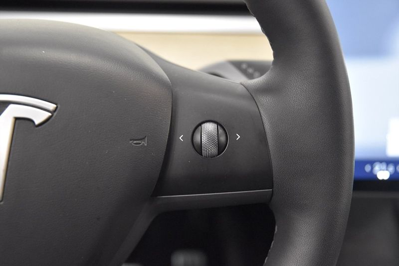 Tesla Model Y bild 11