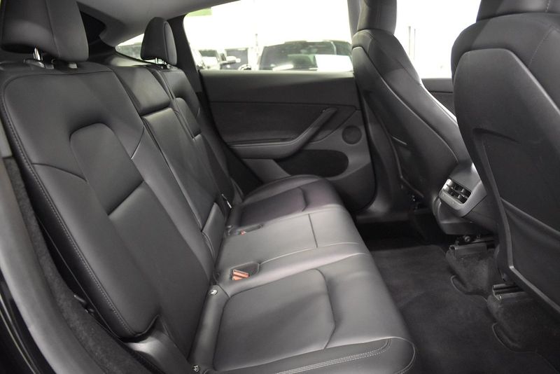 Tesla Model Y bild 14