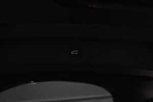 Tesla Model Y bild 25