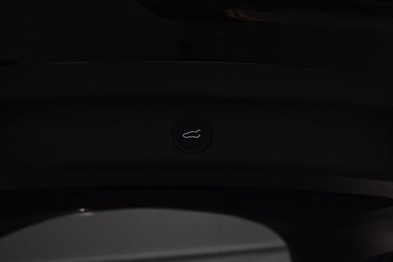Tesla Model Y bild 25