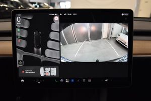Tesla Model Y bild 17