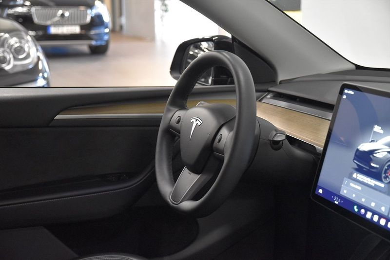 Tesla Model Y bild 9