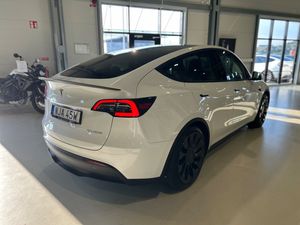 Tesla Model Y bild 3