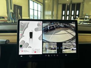 Tesla Model Y bild 14