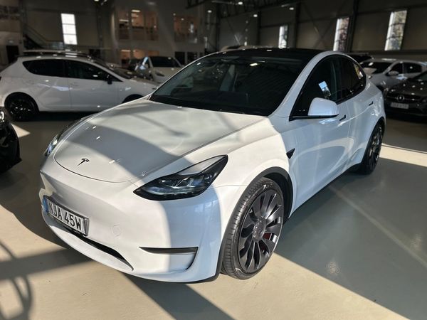 Tesla Model Y AWD Performance 534hk / Drag / Moms - 2023