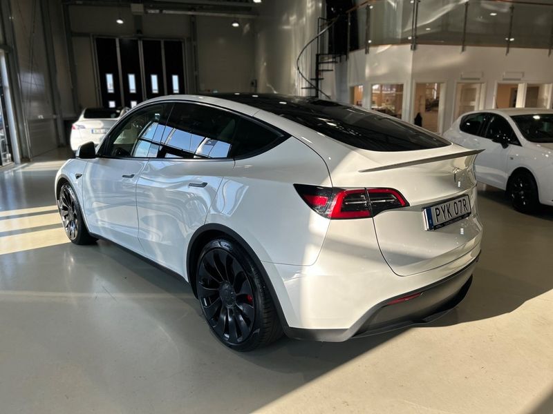Tesla Model Y bild 4
