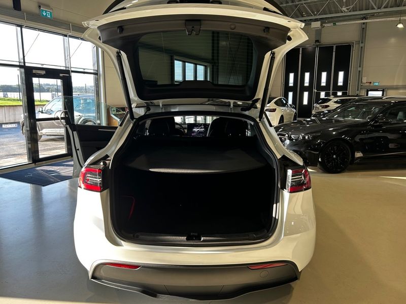 Tesla Model Y bild 5