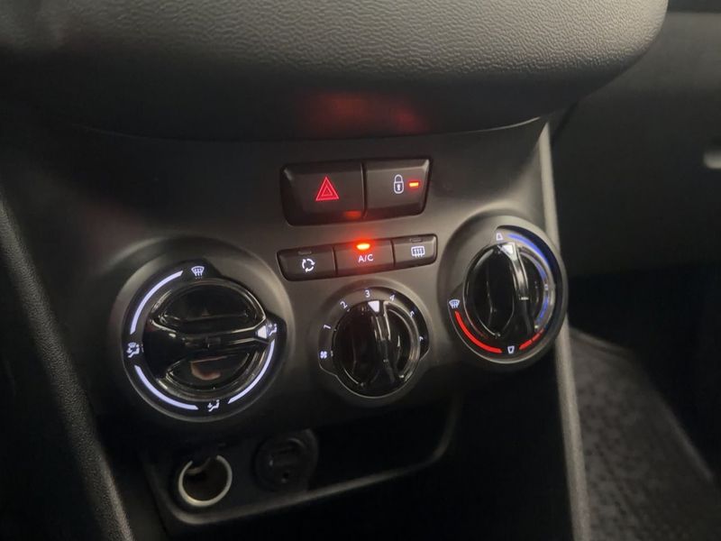 Peugeot 208 bild 20