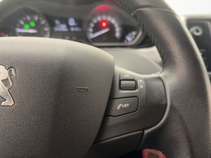 Peugeot 208 bild 17