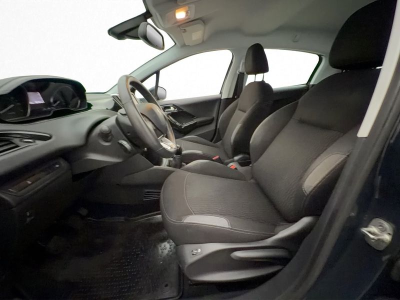 Peugeot 208 bild 9