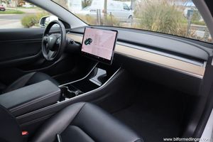 Tesla Model 3 bild 14
