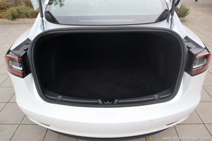 Tesla Model 3 bild 8