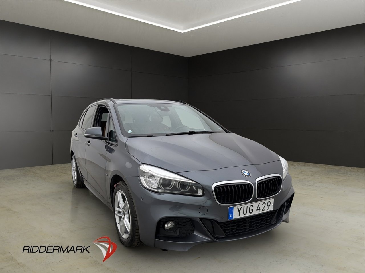 BMW 225