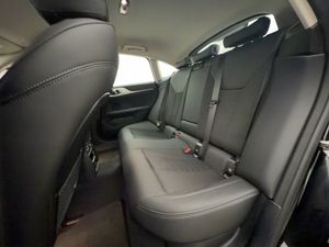BMW i4 bild 31