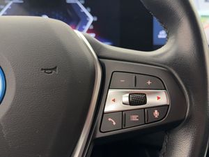BMW i4 bild 19