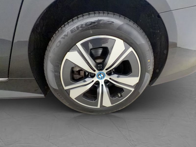 BMW i4 bild 35