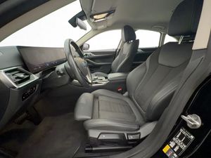 BMW i4 bild 12