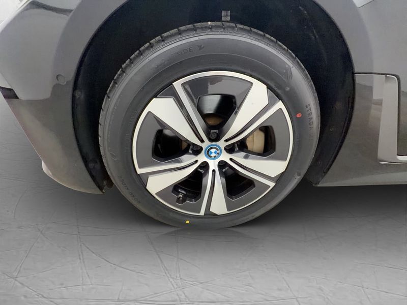 BMW i4 bild 34
