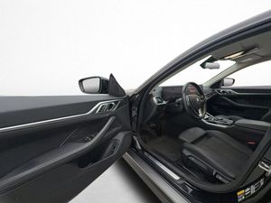BMW i4 bild 11
