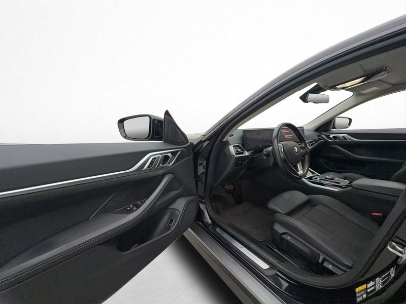 BMW i4 bild 11