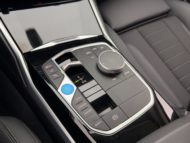 BMW i4 bild 26