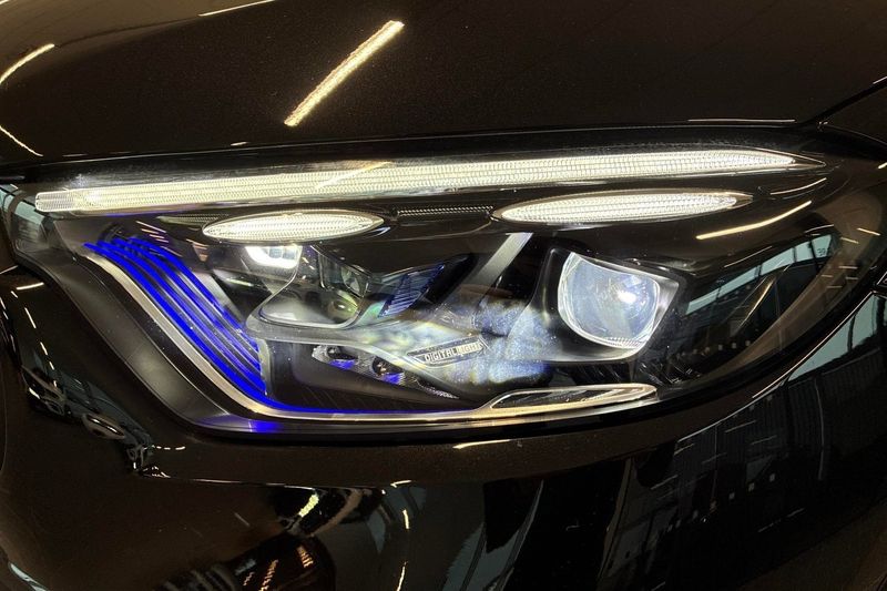 Mercedes GLC300 bild 26