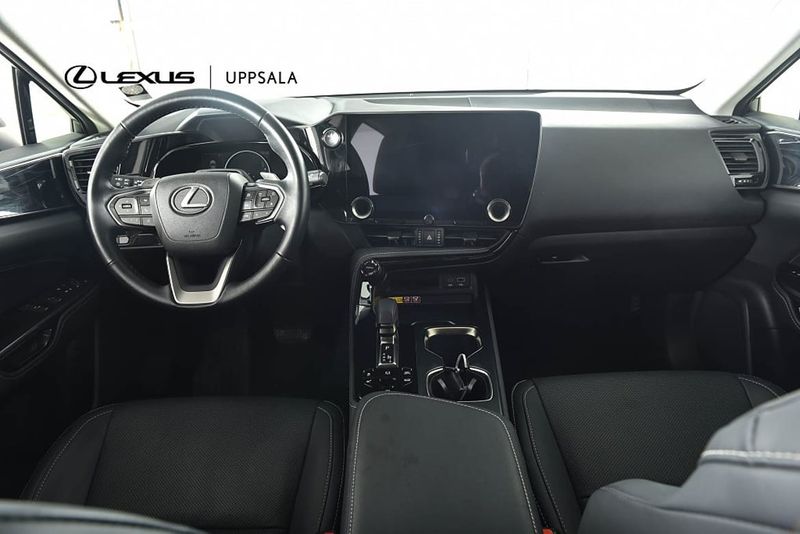 Lexus NX bild 8