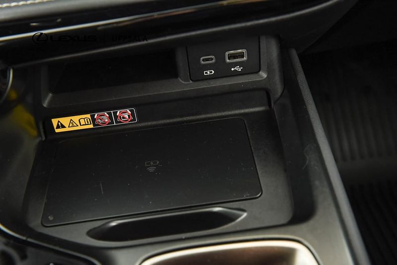 Lexus NX bild 17