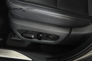 Lexus NX bild 13