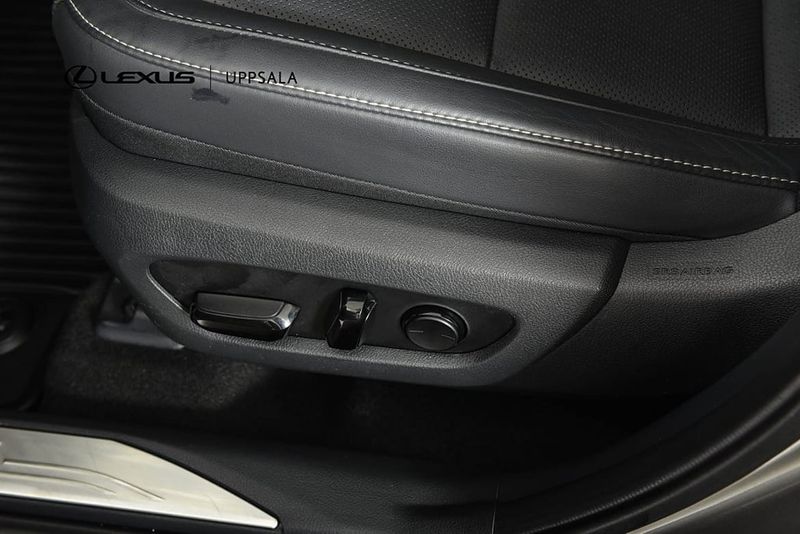 Lexus NX bild 13