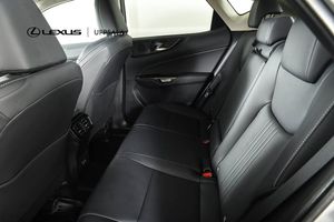 Lexus NX bild 9