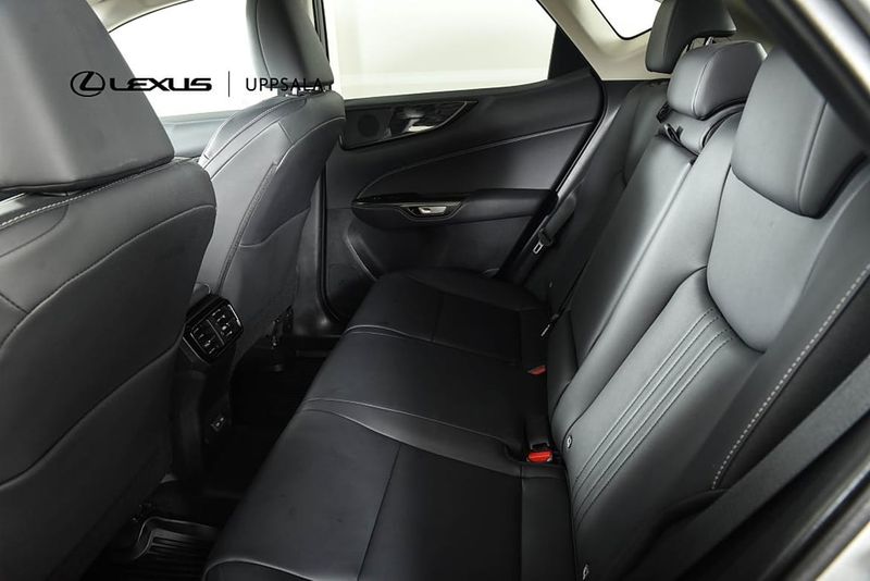 Lexus NX bild 9