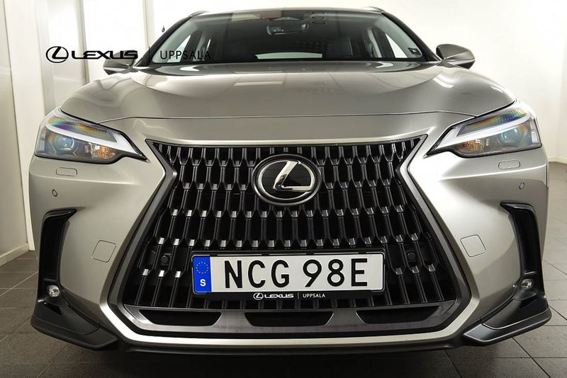 Lexus NX bild 4