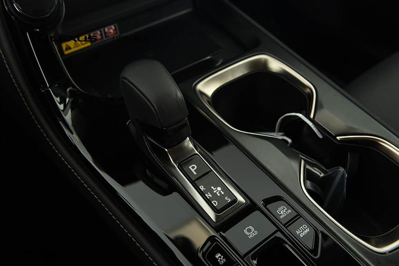 Lexus NX bild 16