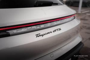 Porsche Taycan bild 24