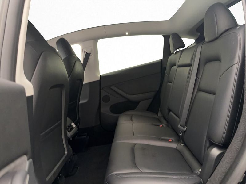Tesla Model Y bild 27
