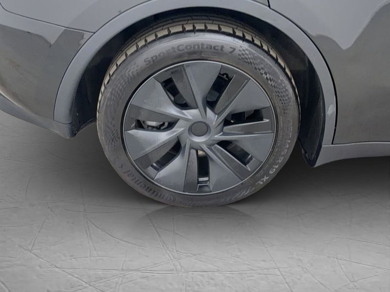 Tesla Model Y bild 32