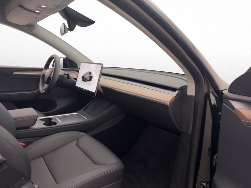 Tesla Model Y bild 26