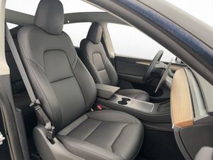 Tesla Model Y bild 25