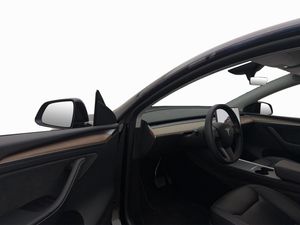 Tesla Model Y bild 11